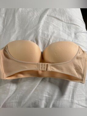 Women's strapless bras, underwired bandeau bra, invisible tube upper